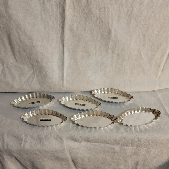 Vintage Set of 6 Made In France Mini Metal Tart Tins - Picture 4 of 9